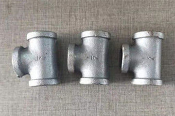 ANSI Giảm Tee Phụ kiện ống sắt dễ uốn